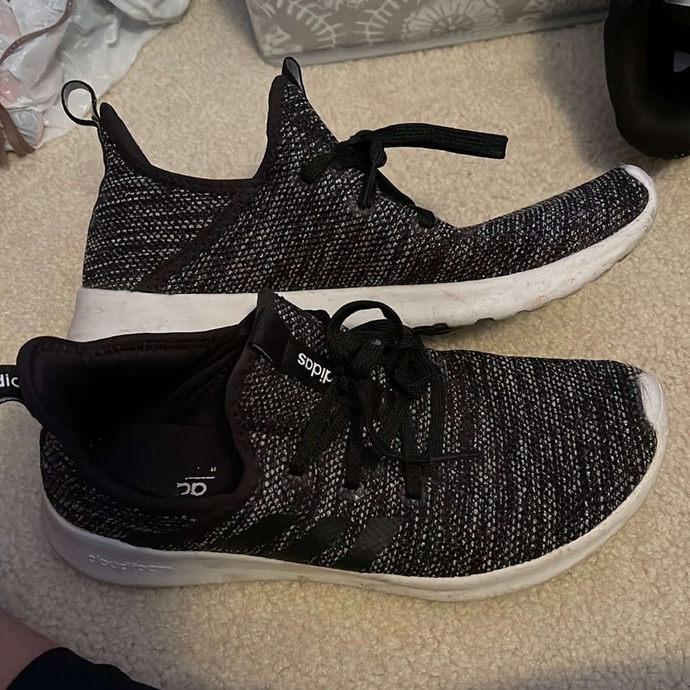 Adidas black sneaker